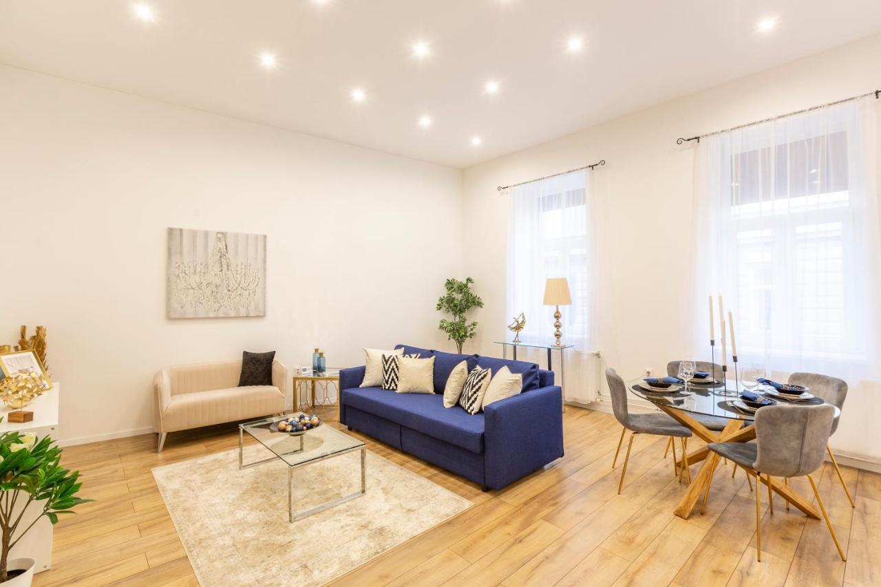 Stylish Luxury Apartment By Anna Budapest Eksteriør billede