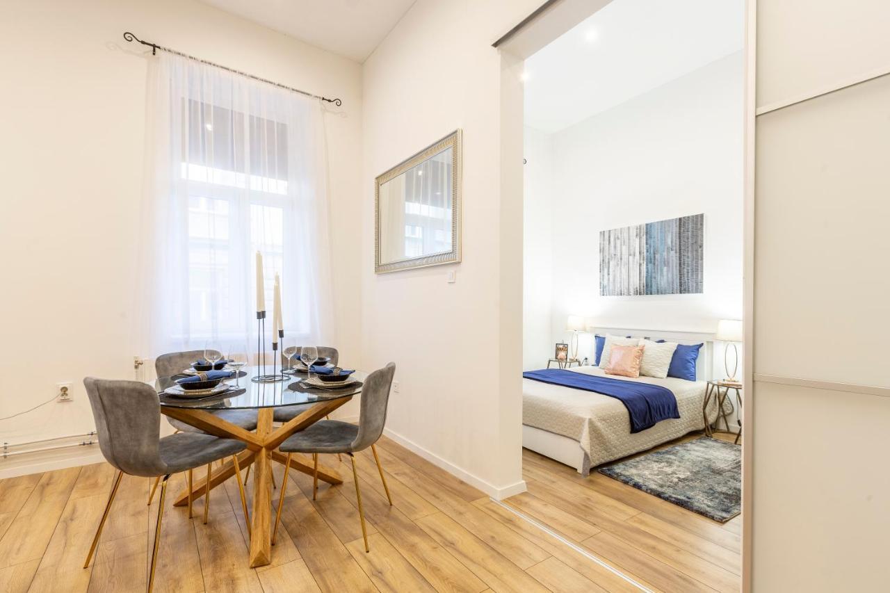 Stylish Luxury Apartment By Anna Budapest Eksteriør billede