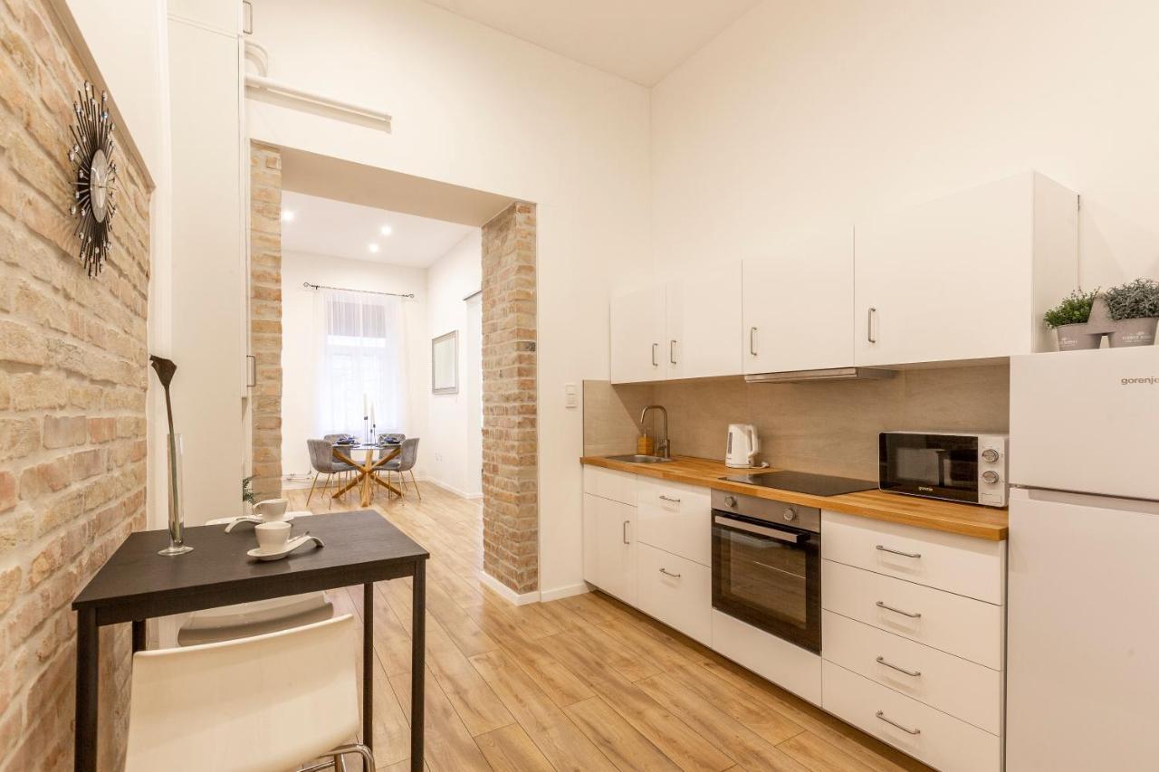Stylish Luxury Apartment By Anna Budapest Eksteriør billede