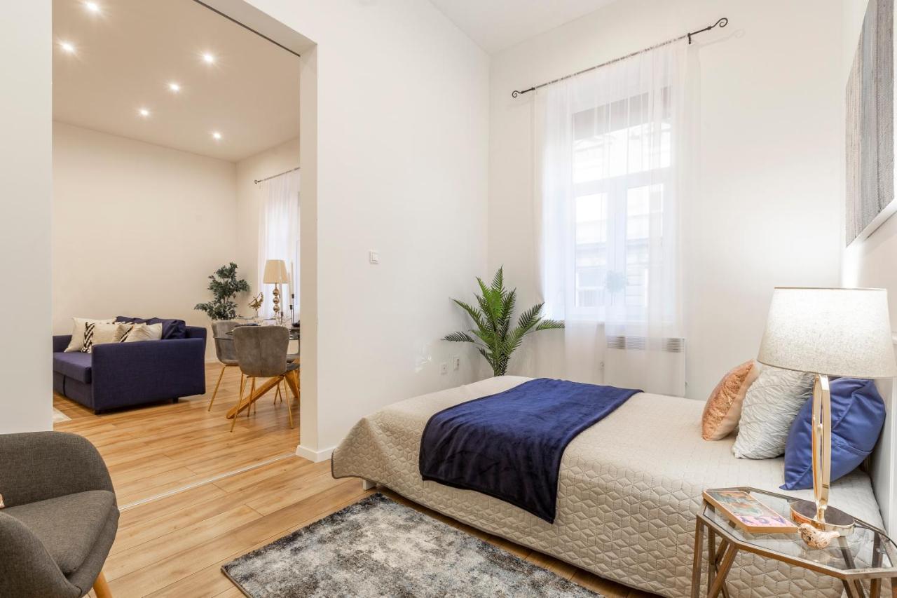 Stylish Luxury Apartment By Anna Budapest Eksteriør billede