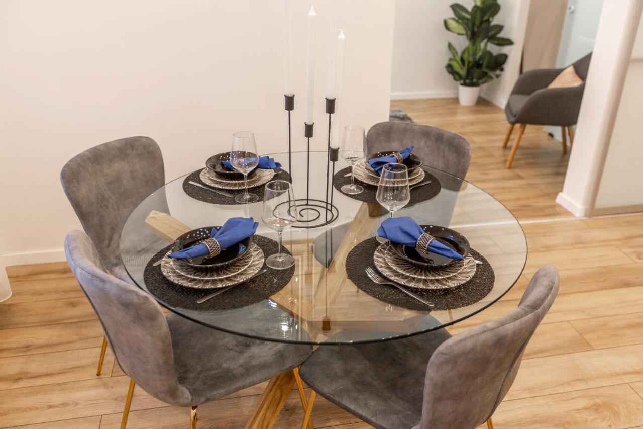 Stylish Luxury Apartment By Anna Budapest Eksteriør billede