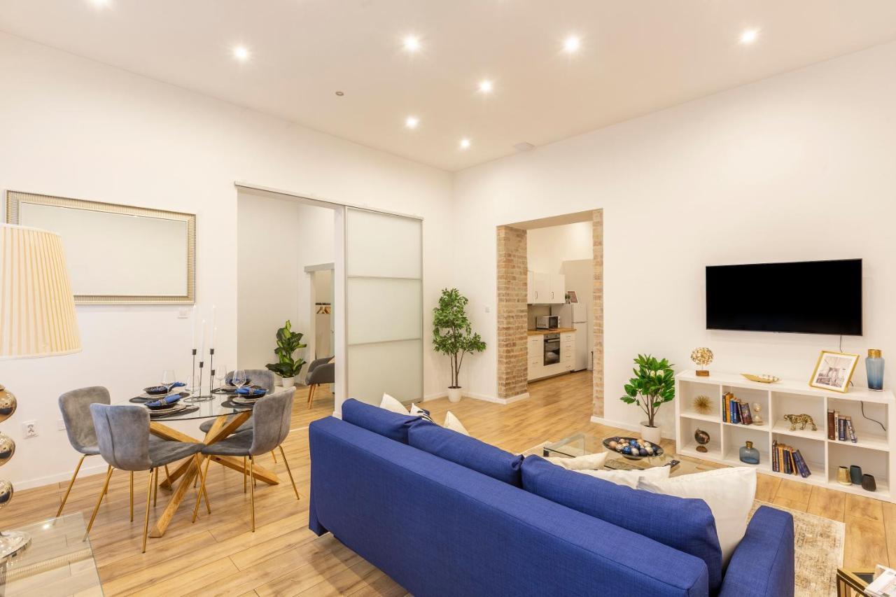 Stylish Luxury Apartment By Anna Budapest Eksteriør billede