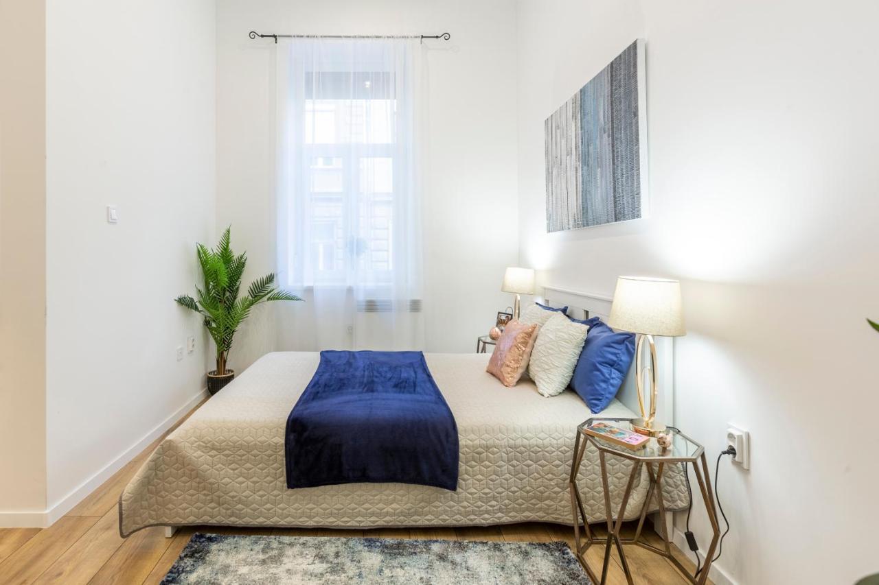 Stylish Luxury Apartment By Anna Budapest Eksteriør billede