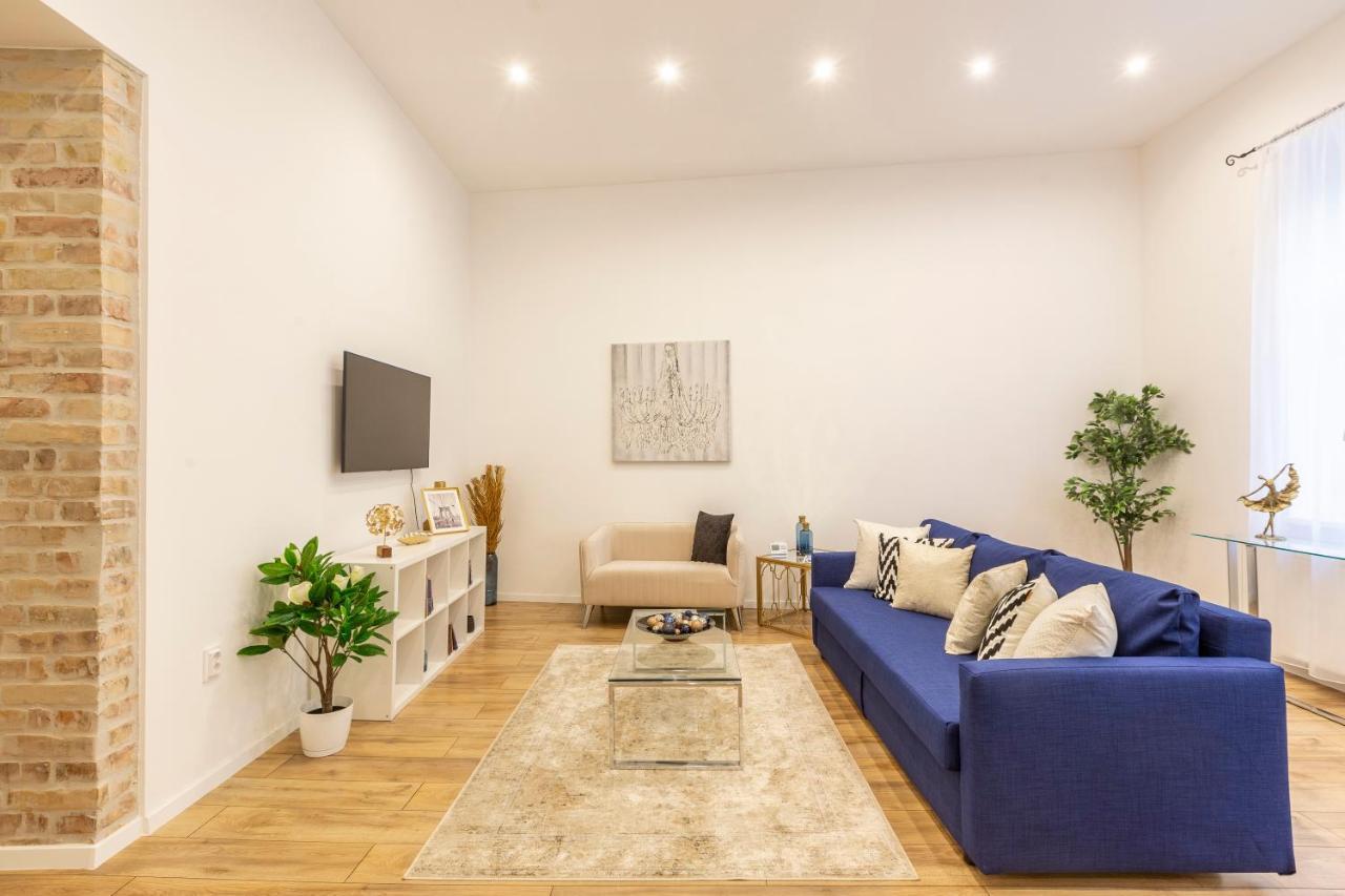 Stylish Luxury Apartment By Anna Budapest Eksteriør billede