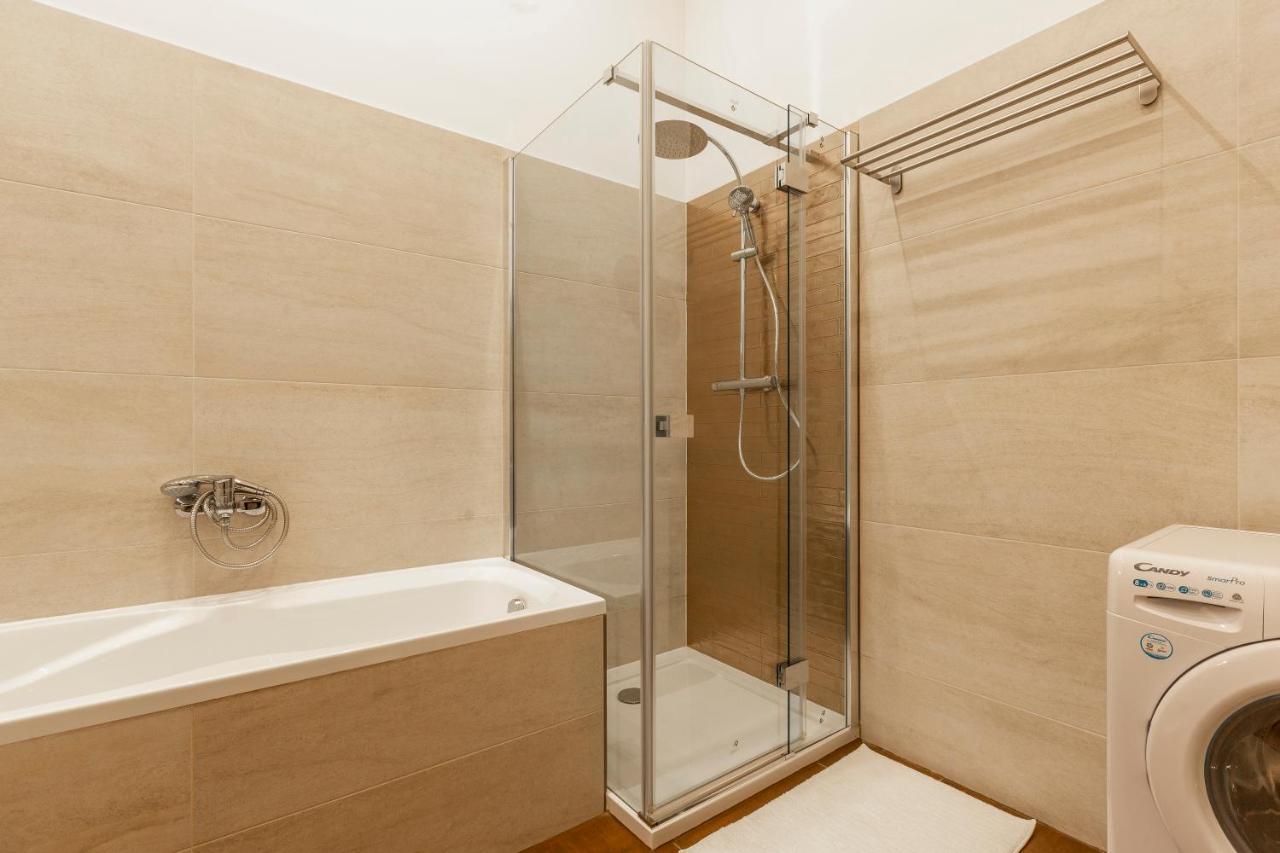 Stylish Luxury Apartment By Anna Budapest Eksteriør billede