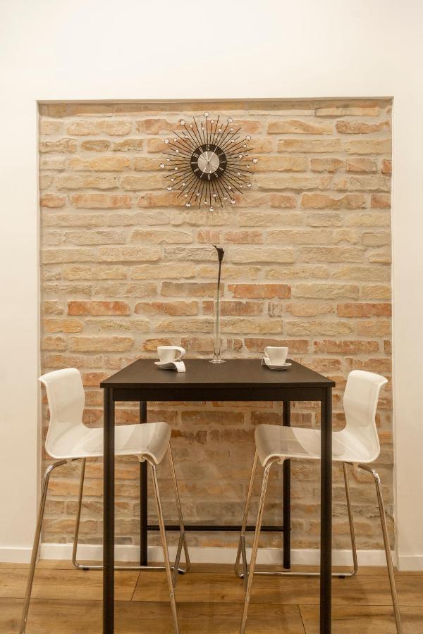 Stylish Luxury Apartment By Anna Budapest Eksteriør billede