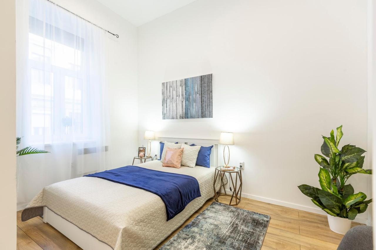 Stylish Luxury Apartment By Anna Budapest Eksteriør billede