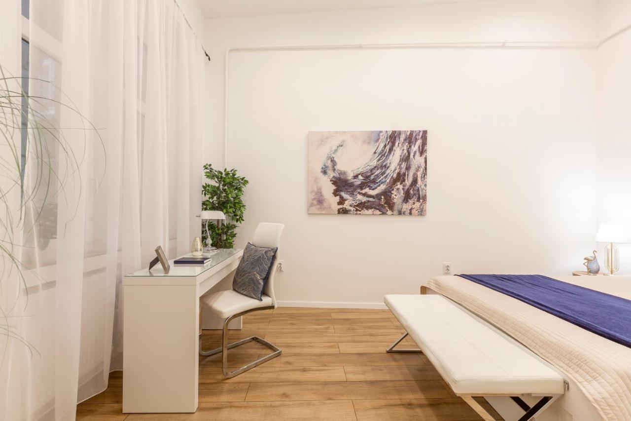Stylish Luxury Apartment By Anna Budapest Eksteriør billede